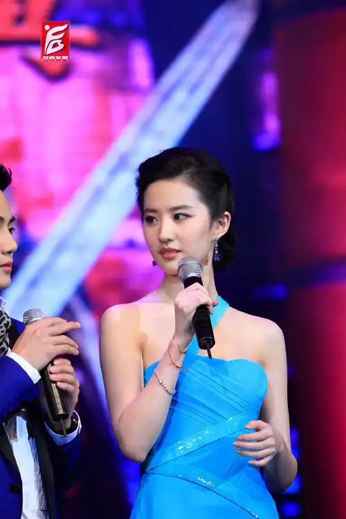 刘亦菲 72 电影倩女幽魂发布会·拾遗/修复很喜欢的一次礼服和发型