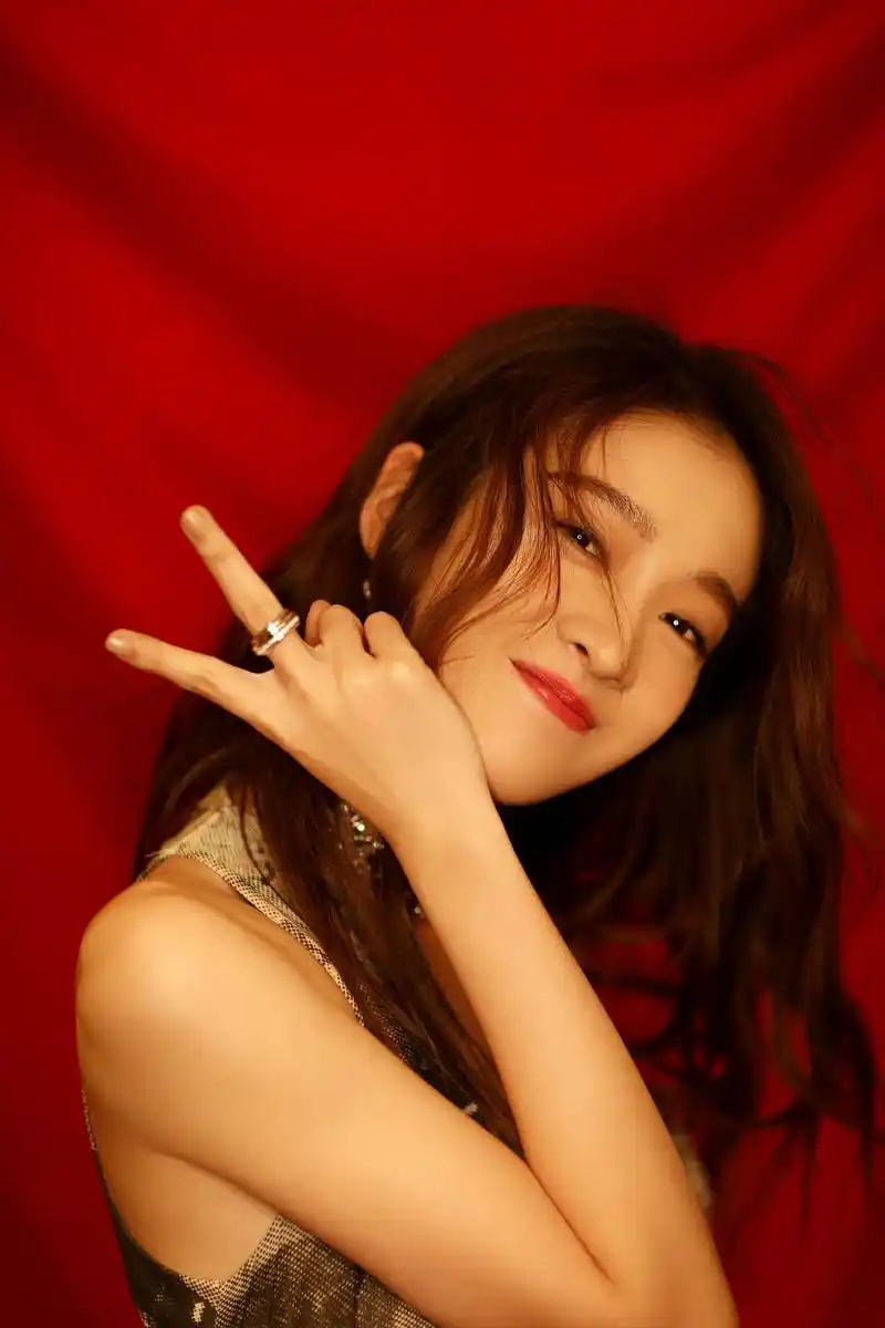 虎牙妹妹张雪迎,气质秒杀关晓彤,笑起来真的太治愈了!