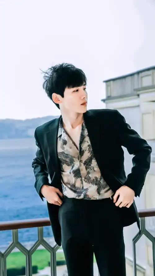 白敬亭 二十四小时3 cr:xueyiyaaa