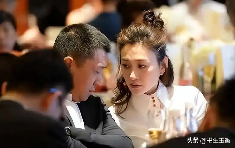 徐梵溪:14岁出道3次上春晚,男友花5亿娶闺蜜,现40岁未育未婚_李小冉