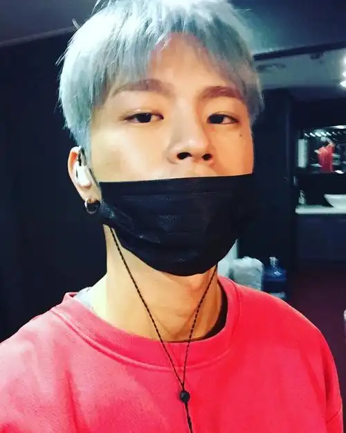 徐仁国 个人ins更新 购物王 请回答1997 壁纸