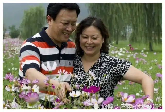 唐国强前妻自杀三年后娶小12岁绯闻女友女儿的态度令人唏嘘