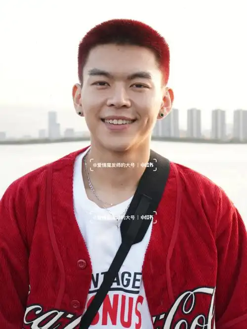 男生寸头必染发色