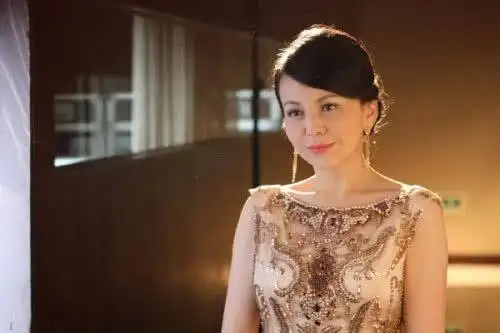 老了却演妈妈3个演员,最后一个23岁像43|何赛飞|王琳|李颖_新浪新闻