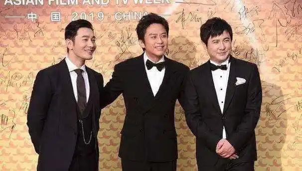 与邓超沈腾同框,三个人的身高基本上齐平_比例_身材_网友