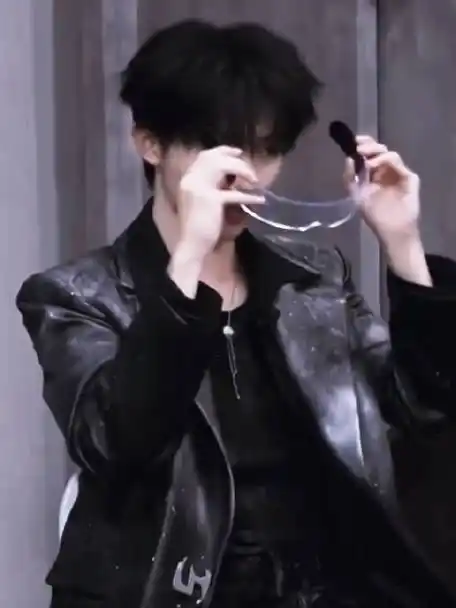 公司没记录还好有加更可以看老公玩这个眼镜9075#马嘉祺我们的歌