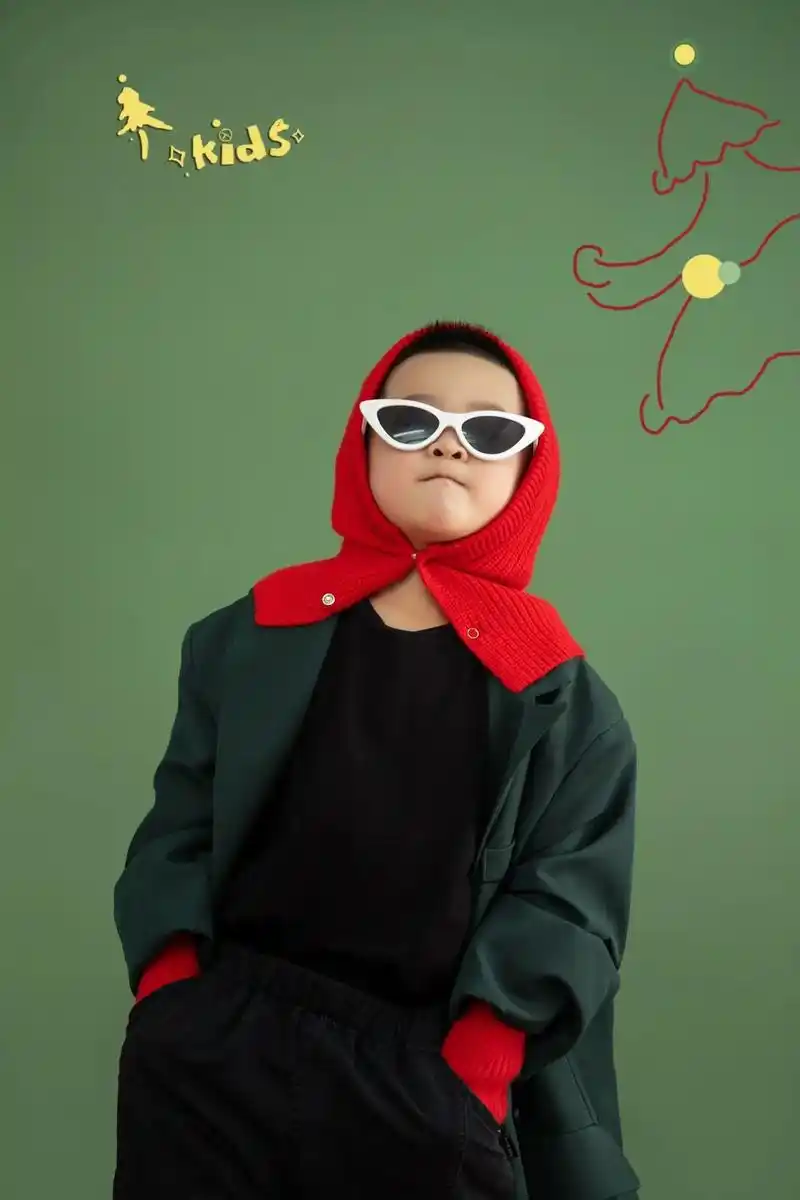 晒晒自己孩子拍的照片 六岁了 好配合啊.#迎接兔年的仪式感  - 抖音