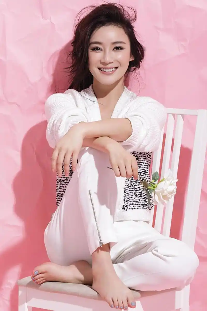 31岁的赵丽颖,31岁的刘亦菲,31岁的袁姗姗,气质都不及31岁的她