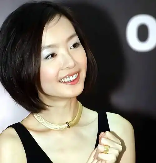 从央视一姐到"查无此人",鲁豫不再被世人原谅_节目_被采访者_互动