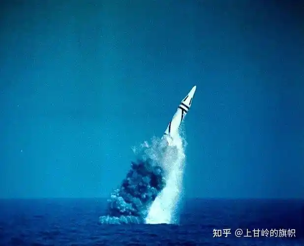 中国巨浪1潜射弹道导弹
