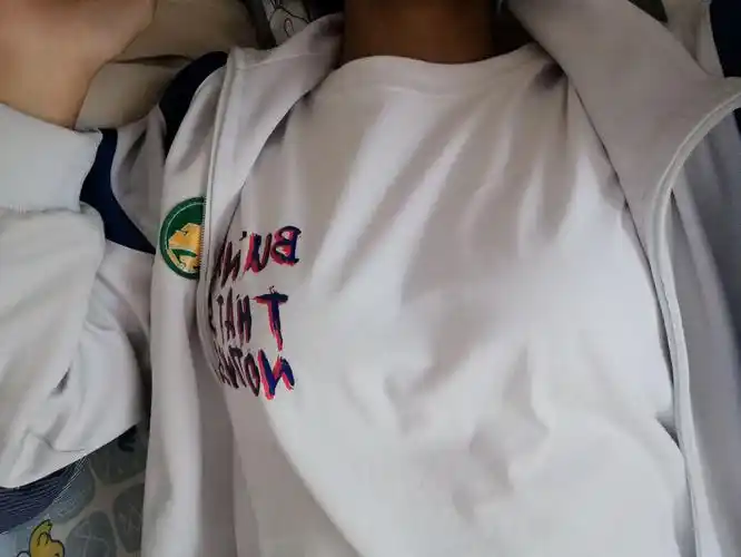 十六岁胸上围86下围76,是不是太小了?还有发育空间吗?