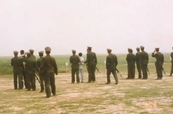 建国后死刑犯执行枪决的行刑前瞬间