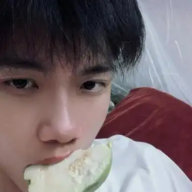 清秀阳光帅气男生自拍