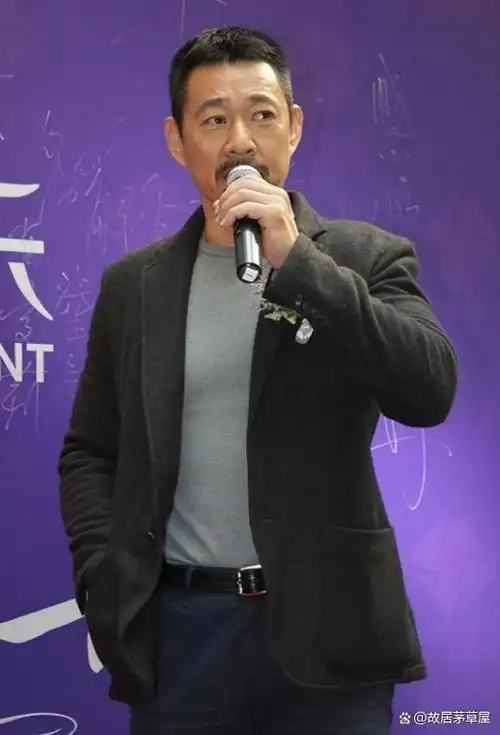 张丰毅:对继女视如己出,对亲生儿子冷漠无情,如今却