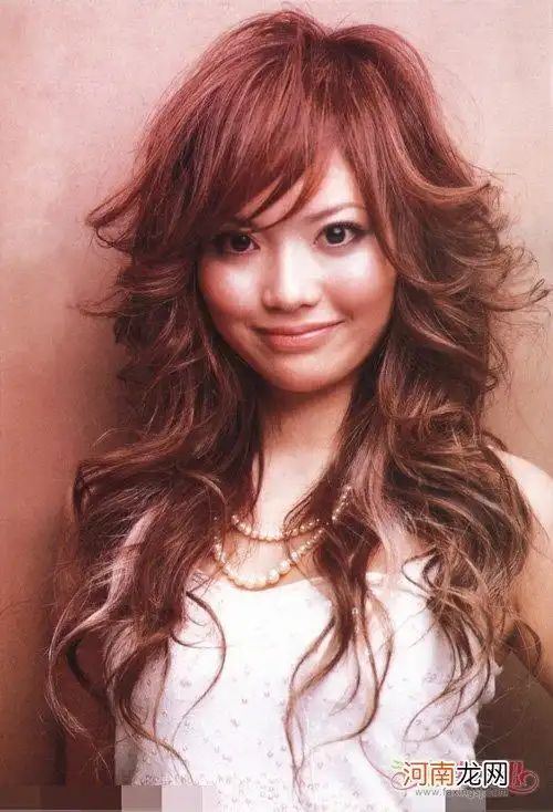 女生长发卷烫头发型图片合集 教你清洗出更为时尚潮流洋气卷发发型