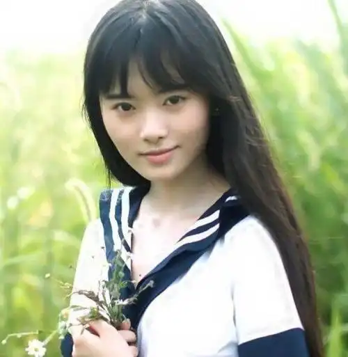 出道似"整容"!素人鞠婧祎差异大,肖战像搬砖的,对比判若两人