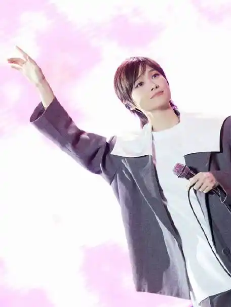 李宇春下个路口见##咪豆音乐节#李宇春超话李宇春吧微博的微博视频