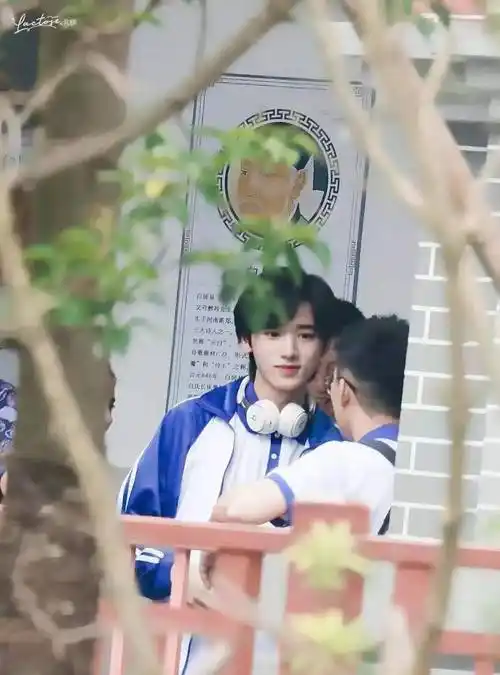 原创宋亚轩刘耀文重回校园录制节目全程高甜这就是竹马情吧