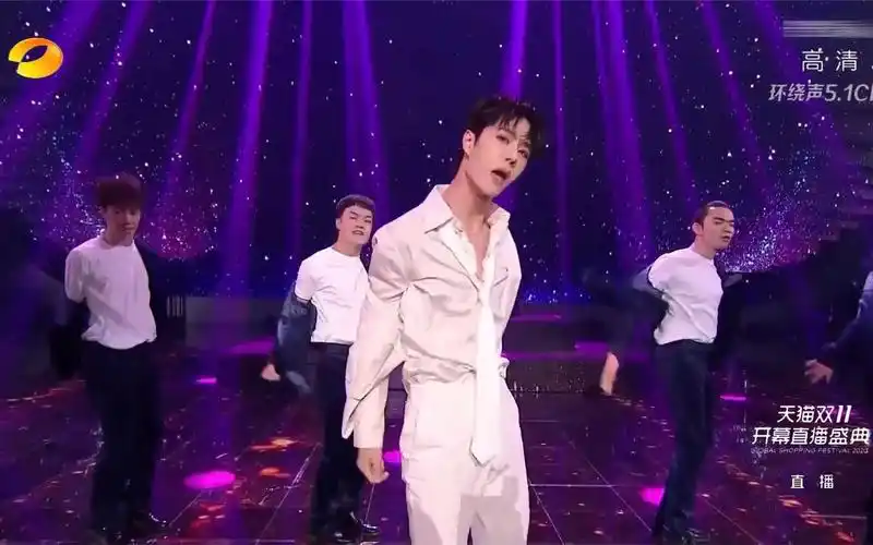 王一博四大封神舞蹈:华服一出直接封神,在水中跳舞简直炸裂