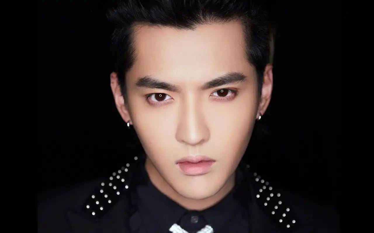 酷帅吴亦凡时尚ipad壁纸_小鲜肉偶像吴亦凡