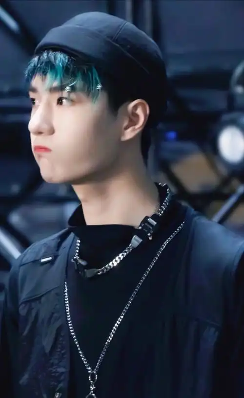 奶膘富人王一博,有哪些奶膘特别明显的照片? - 知乎