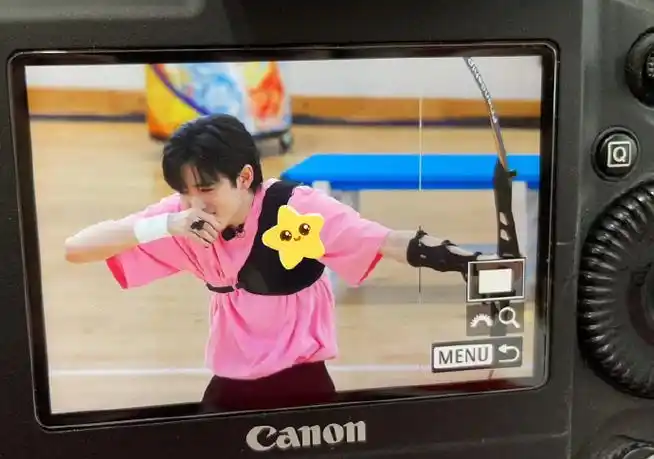 宋亚轩射箭把弓弦拉断了##宋亚轩夏季运动会生图##tf家族夏季运动会