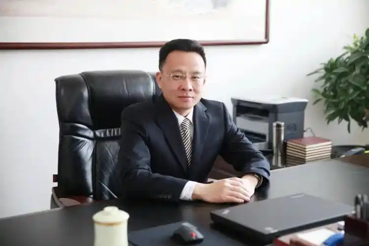 海阳市委书记刘宏涛加快构筑人才集聚新高地为建设新时代现代化强市增