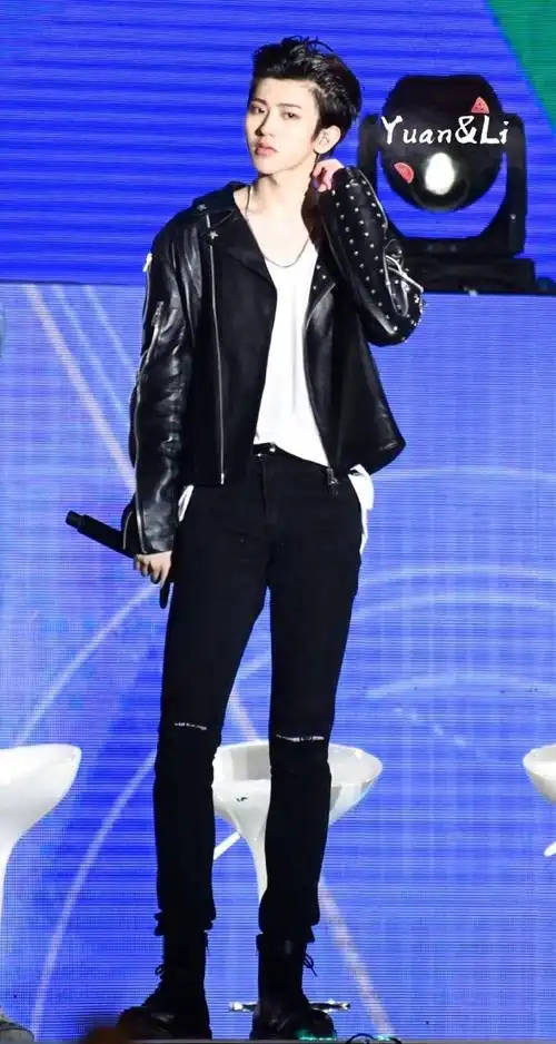 蔡徐坤是巨人吗