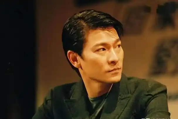 事实证明,刘德华与赖文慧的关系,只是普通的伴舞而已