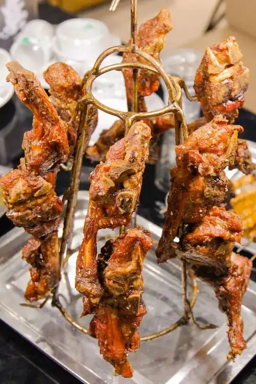 都吃不到的,独特的大刀羊肉串和红柳羊健壶尤为受到吃货们的喜爱~活动