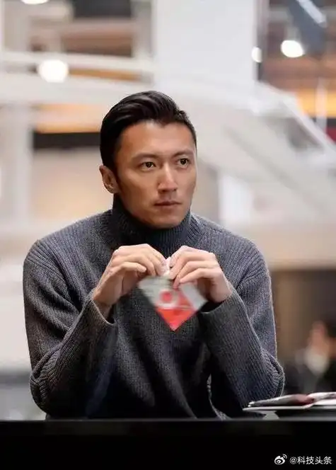 我整这小发型就是学他,帅.  #谢霆锋有多能打