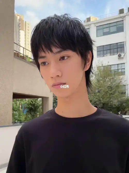 男生层次感发型