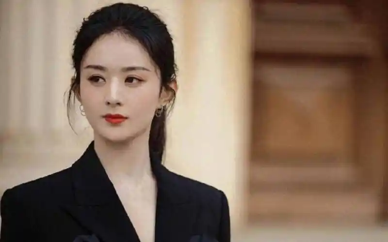 众星登上《新闻联播》,赵丽颖气质出众,李幼斌c位气场强大_观众_会议