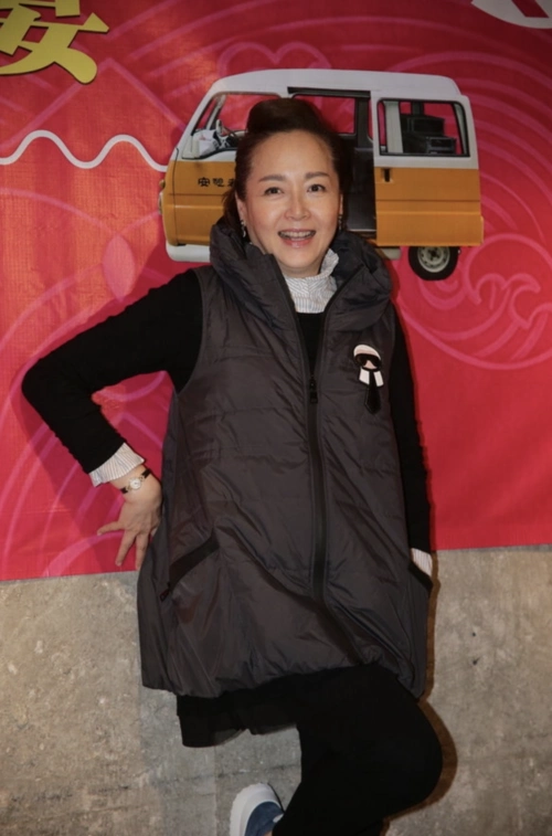 恬妞受访重提两段失败婚姻直播中感触落泪与万梓良已恢复联络