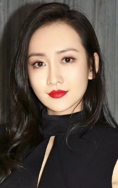 中国拥有最完美脸型的10个女人,每一个都是标准三庭五眼