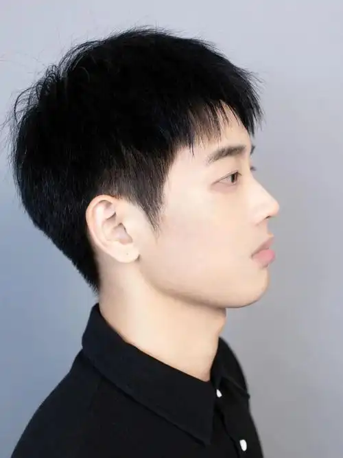 只要符合这一点那这个夏天你就能拥有阳光,清爽,文艺,可奶,可酷的发型