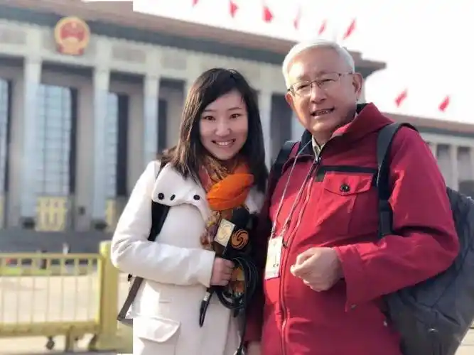 永远怀念老小孩我的曹景行老师黄芷渊