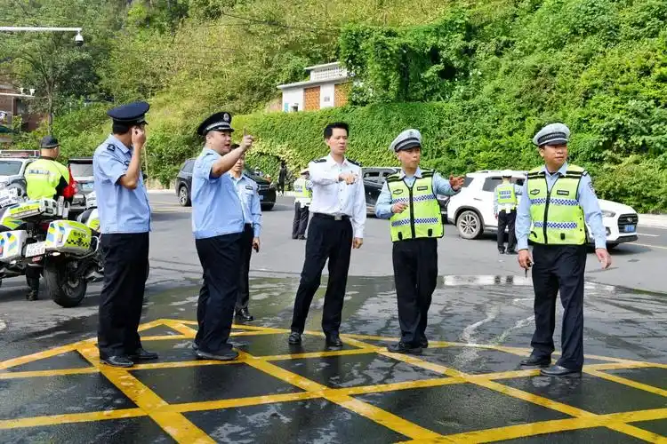 劳高进检查重点景区等安保工作 - 工作动态 - 广西梧州市公安局网站