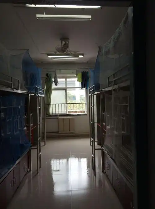 民大附中举行宿舍男女生互相观摩互访活动