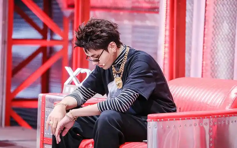 吴亦凡中国新说唱帅气图片壁纸