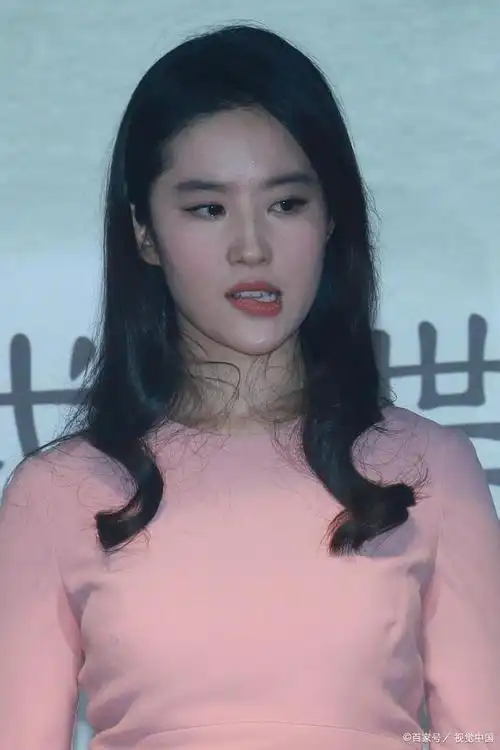 为何刘亦菲单身至今?不是没人想娶,看完这些照片你就明白了!