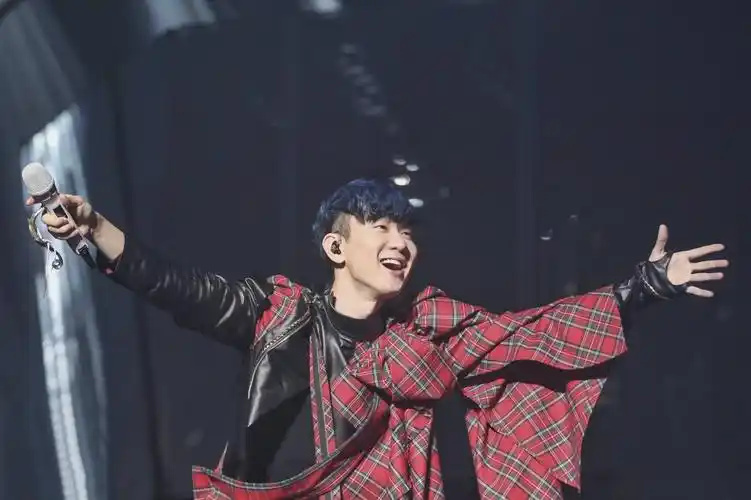 林俊杰 伟大的渺小 行走的cd 歌神 头像 壁纸