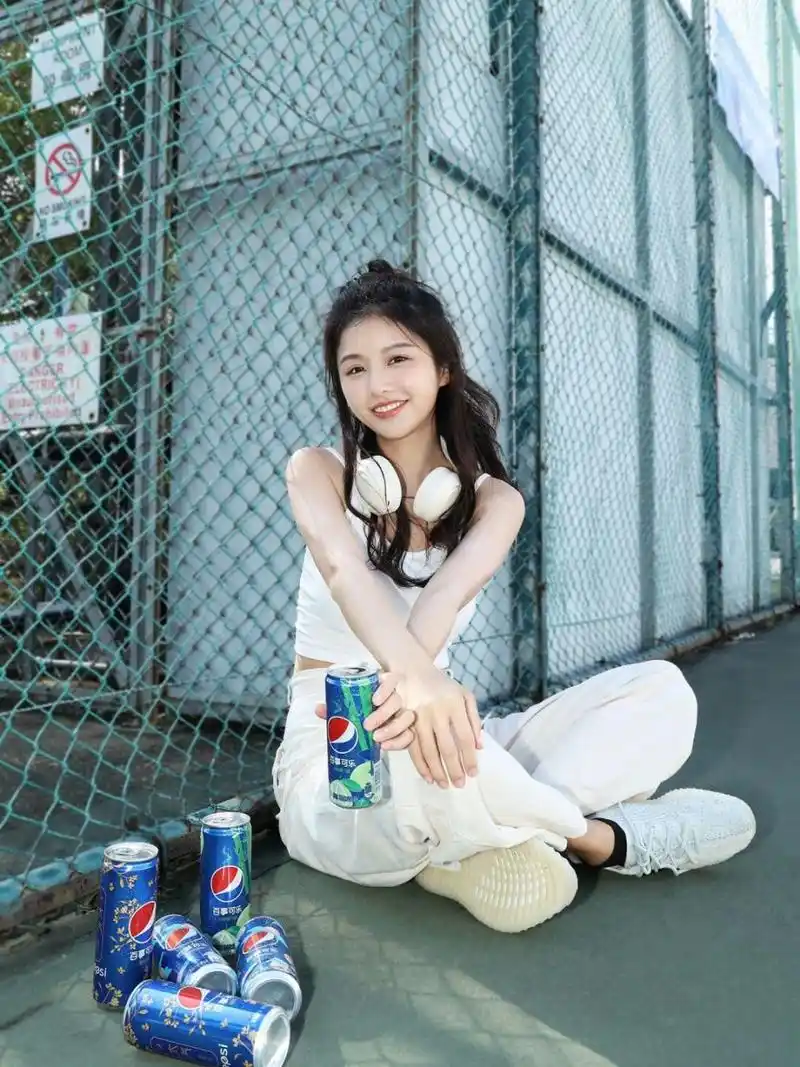 张翰新女友高文君,还是亚洲小姐,确实漂亮吖～张翰真有眼光.