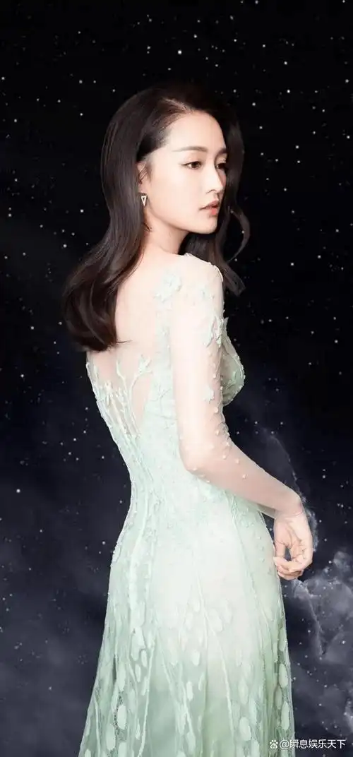 李沁:你有那么好的年纪为什么不笑得更好看!