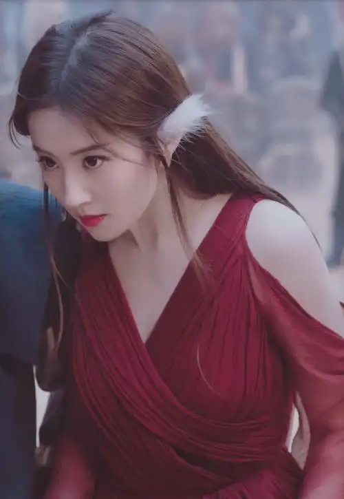 刘亦菲这组狐妖造型不容错过!红衣飘飘,超级可爱!