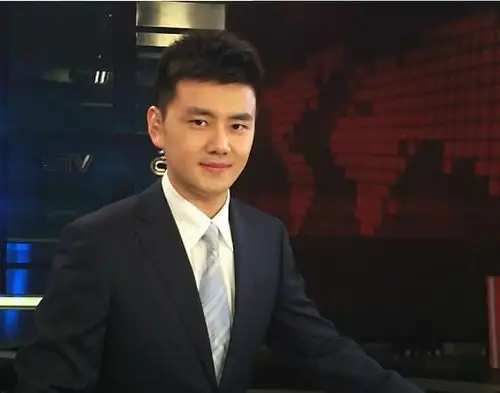 10.何岩柯 cctv13《朝闻天下》主持人