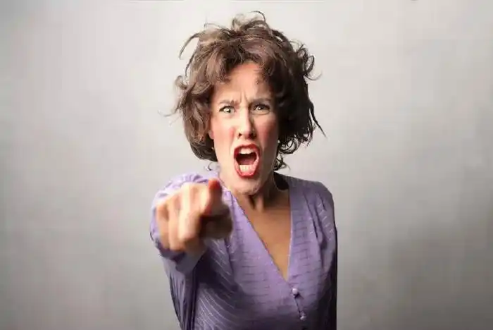 推荐怎么应对爱发脾气的上级