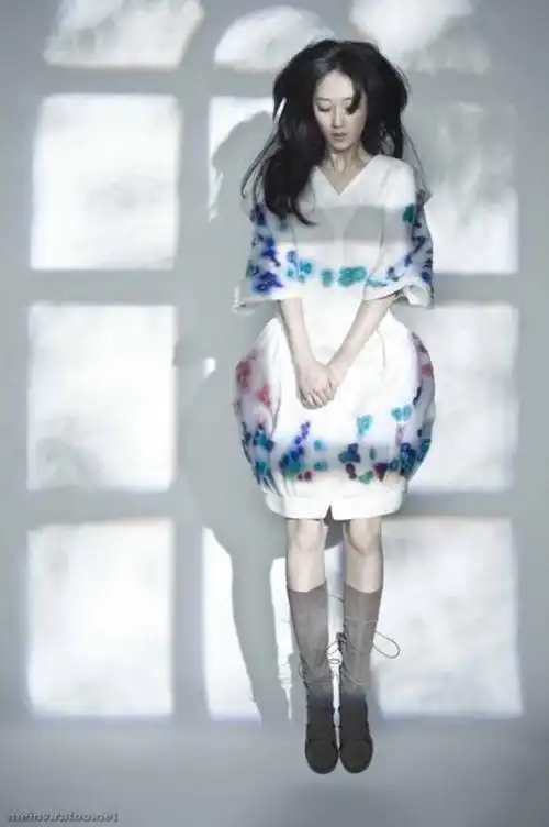 长发的桂纶镁,不一样的感觉哦