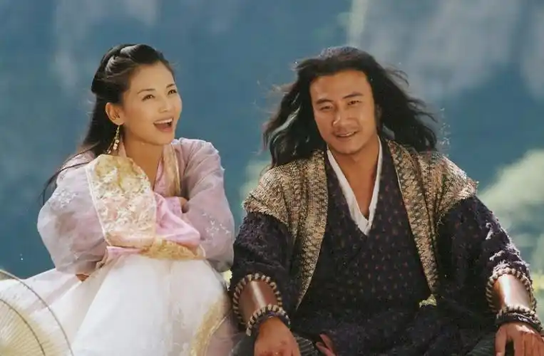 两人曾在《天龙八部》中饰演乔峰和阿朱.(资料图)