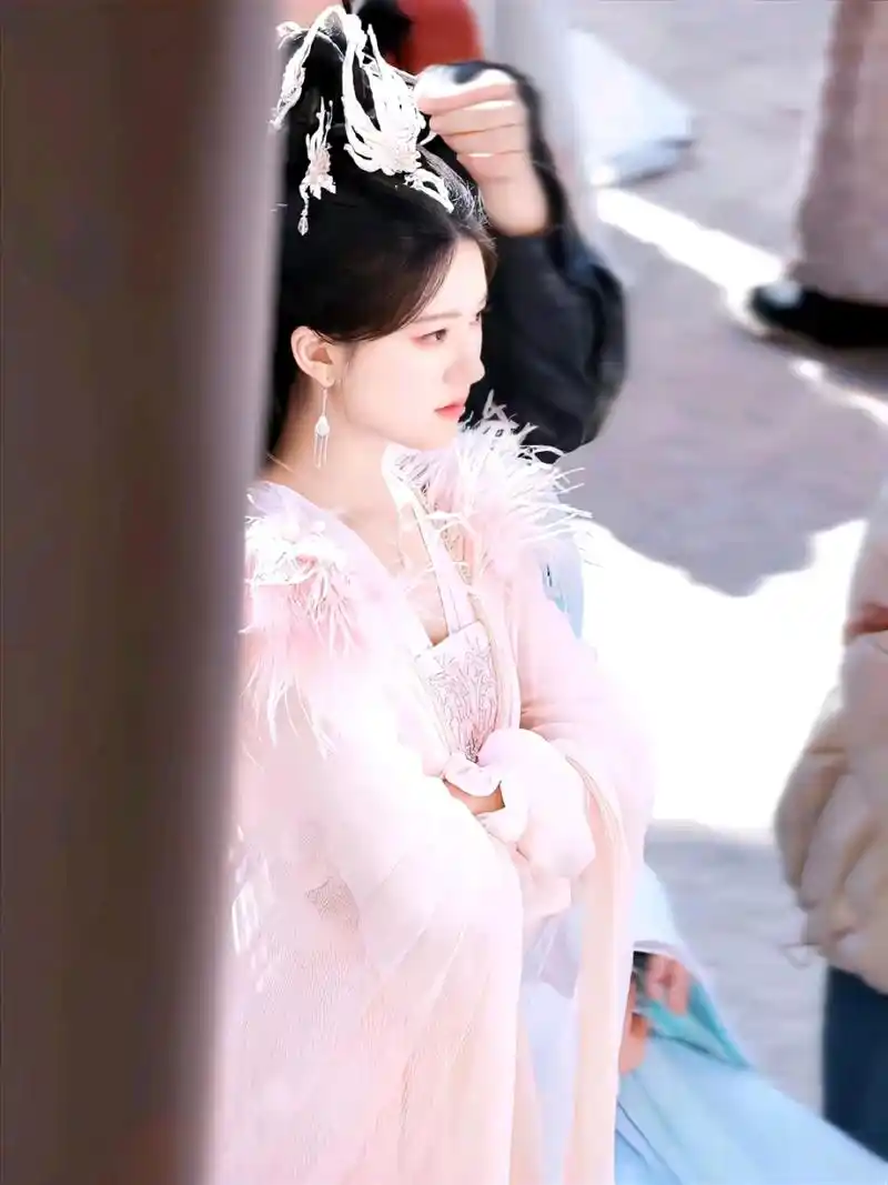 赵露思新剧神隐妆造好好看,感觉会和星汉一样大爆呀～ 赵露思在《神隐